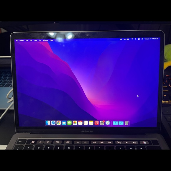 2020 MacBook Pro 13 inch i5, 16 gb ram, 1 tb ssd